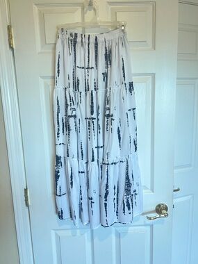 Womens White Tiered Maxi Skirt with Black Abstract Print comfortable for travel.